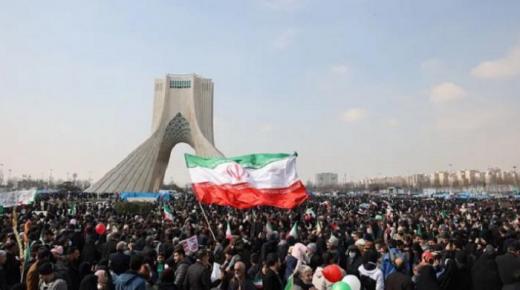 ايران : هل هي بداية نهاية حكم أصحاب الطاقية