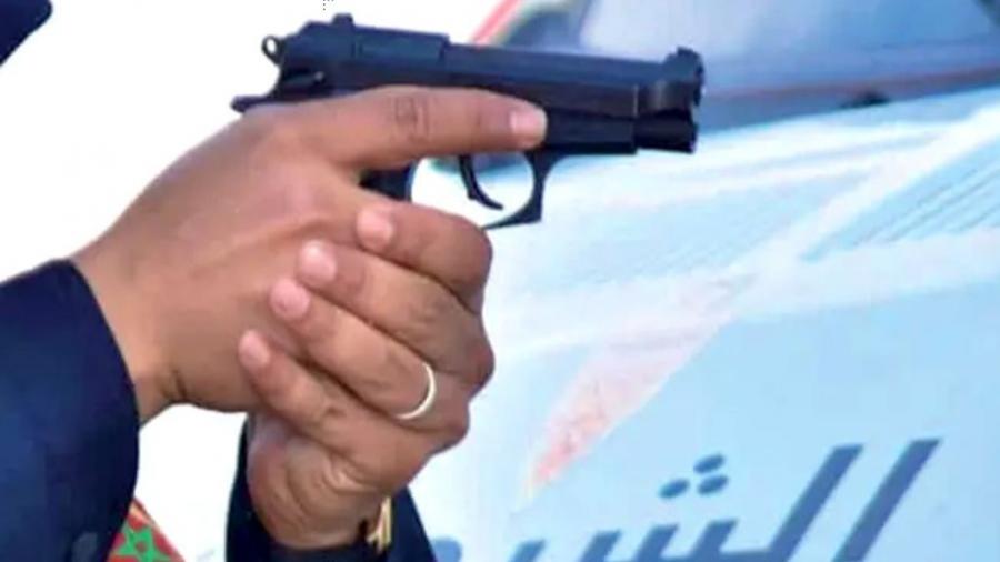 فاس :مقدم شرطة يستعمل سلاحه الوظيفي لإيقاف جانح عرض المواطنين وعناصر الأمن للخطر