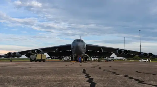 قاذفات “B-52” النوويةالأمريكية“ الأكثر رعبا في العالم”..  تحلق فوق سماء المغرب