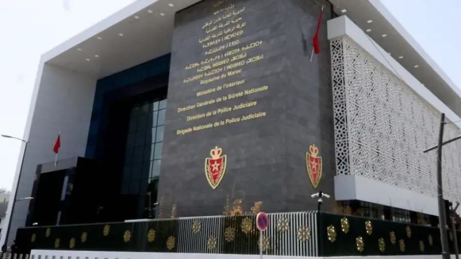 الدارالبيضاء : السيد حكيم خلفي أب الشاب عمر الذي رمى بنفسه بأحد طوابق الفرقة الوطنية للشرطة القضائية يفند ادعاءات تجار معاناة المواطنين