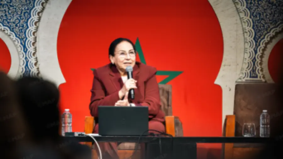 السيدة سيمو تستعرض في باريس المحطات الرئيسية من التاريخ المعاصر للمغرب، والتي تُوّجت بقرار مجلس الأمن حول الصحراء المغربية