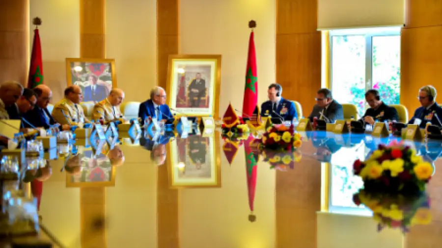 السيد لوديي والفريق أول المفتش العام للقوات المسلحة الملكية وقائد المنطقة الجنوبية يستقبلان قائد القيادة الأمريكية لإفريقيا “أفريكوم”