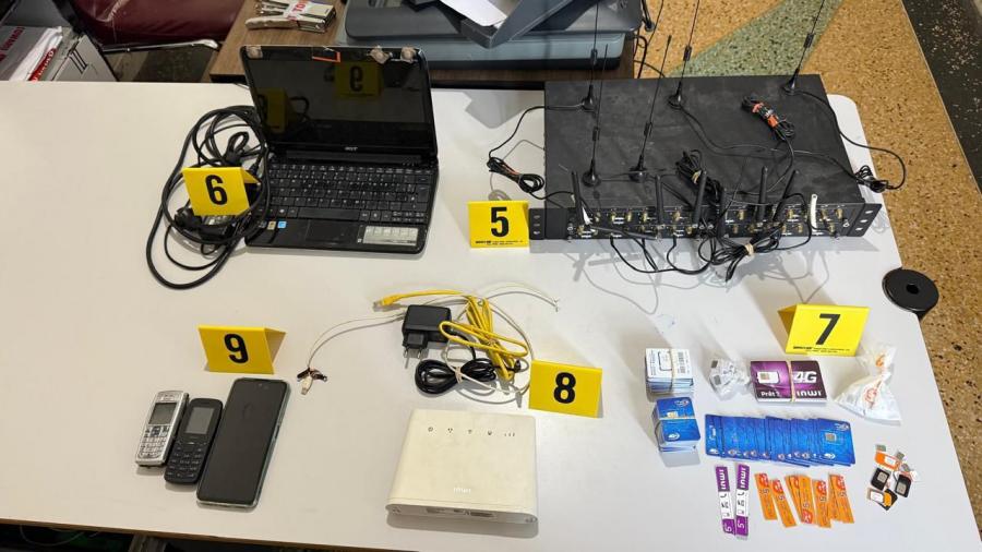 الشرطة القضائية بالناظور : تحريات ميدانية وتقنية دقيقة مكنت من رصد ثلاثيني يحول مكالمات دولية وتحويلها إلى مكالمات وطنية باستعمال تقنيات رقمية متطورة