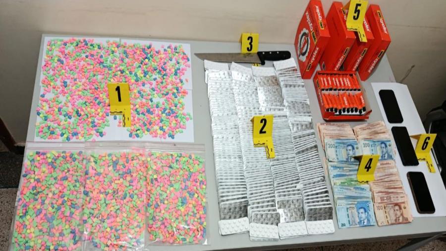 أمن مدينة بيوكرى يطيح بعصابة متخصصة في ترويج المخدرات بحوزتها 12 ألفا و90 قرصا مخدرا