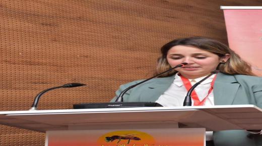 رئيسة منظمة المرأة الوسطية  ترفع تهنئة بمناسبة عيد المرأة ، إلى كافة مناضلات المنظمة ومن خلالهن إلى كافة نساء العالم .